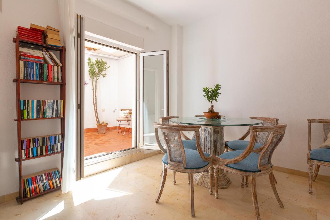 With Two Bedrooms And A Patio Apartament